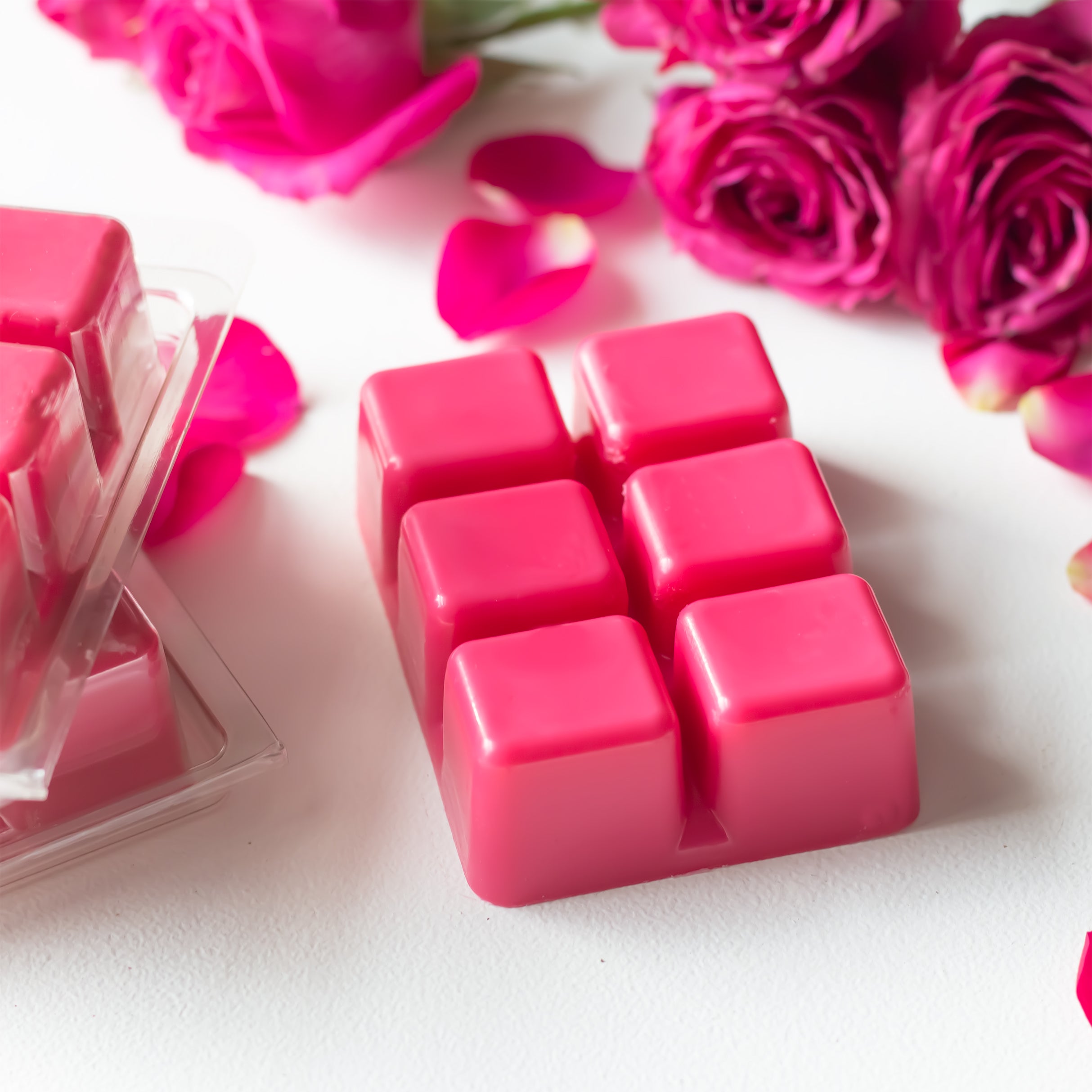 Rose Petals Wax Melts Clamshell Pink - 3 oz. - Jarful House